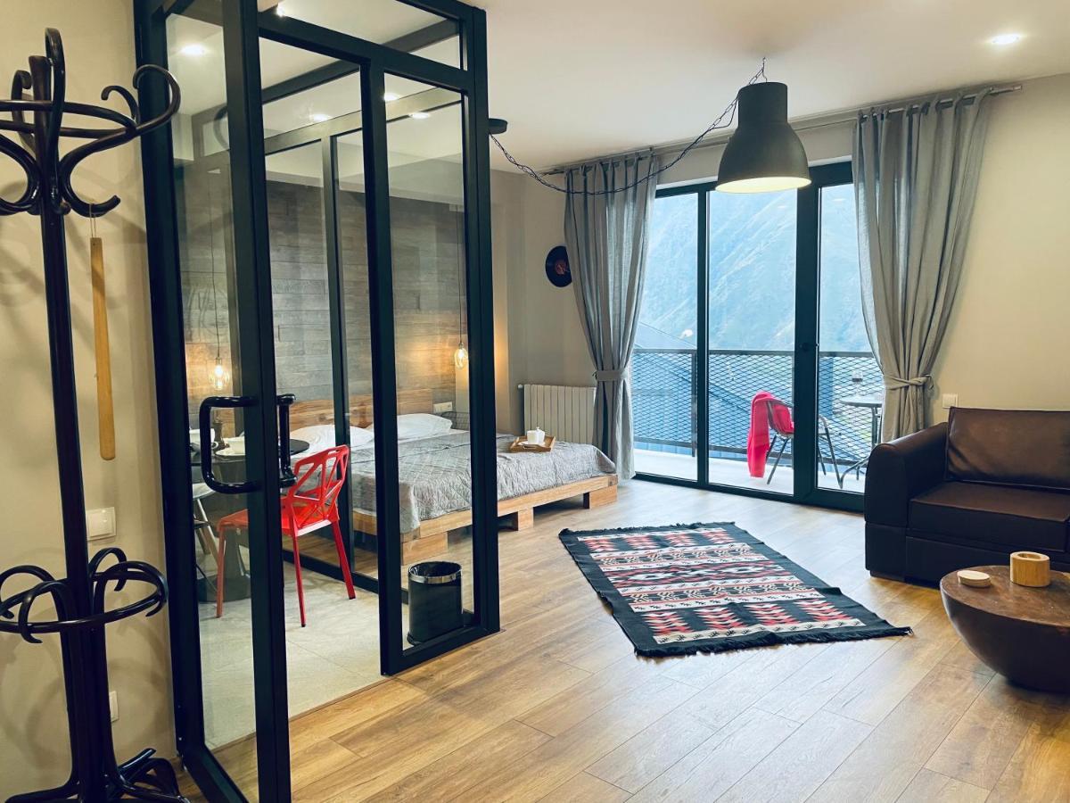 Kazbegi Stylish Apartment Zewnętrze zdjęcie